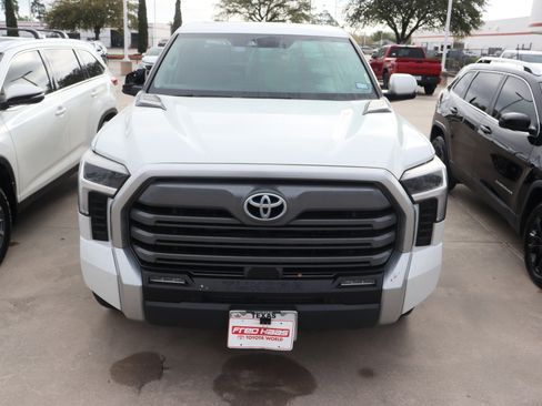 Used 2023 Toyota Tundra Limited w/ Power Package image 3