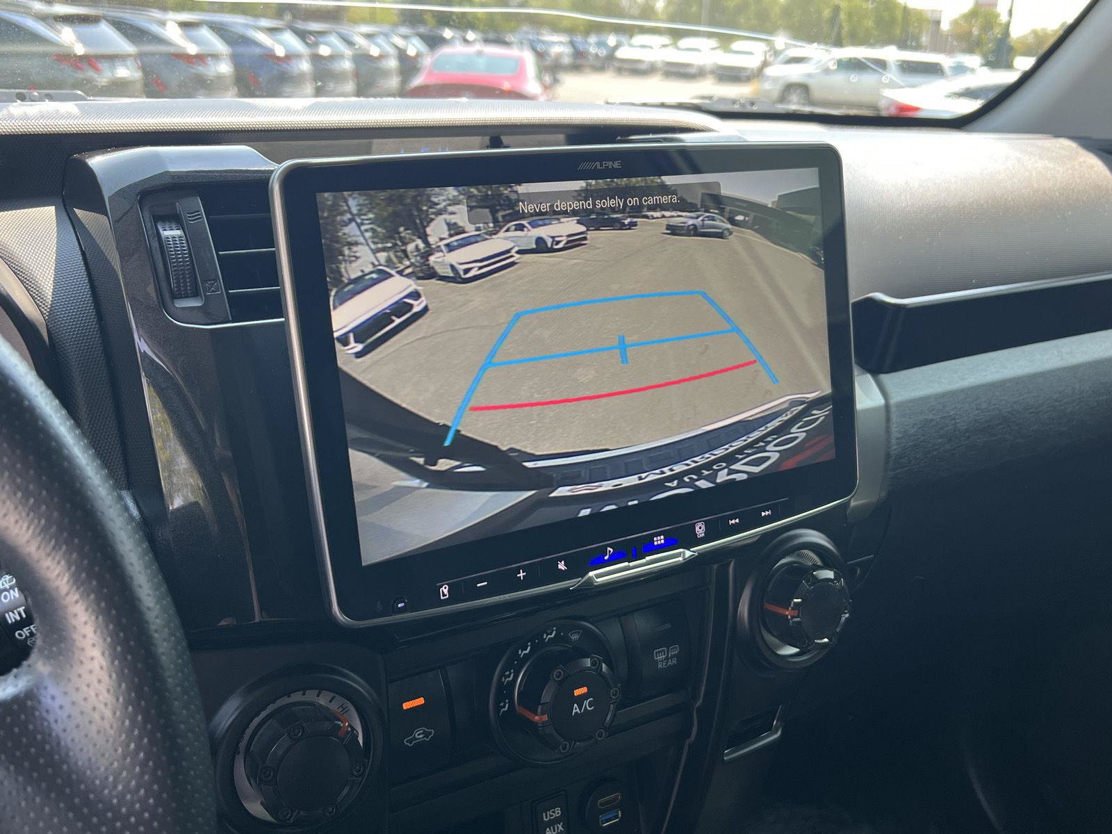 Used 2019 Toyota 4Runner SR5 AWD/4WD image 6