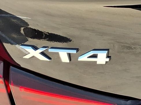 Used 2023 Cadillac XT4 Premium Luxury image 11