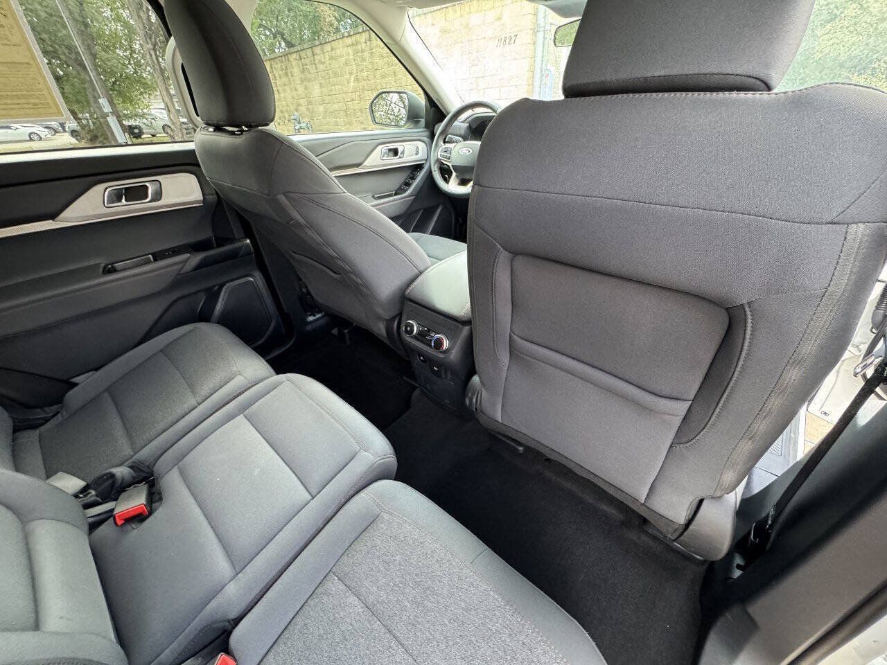 Used 2025 Ford Explorer Active RWD image 32