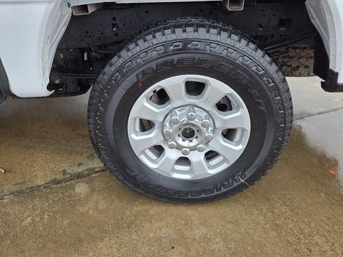 Used 2023 Ford F250 XLT w/ FX4 Off-Road Package image 10