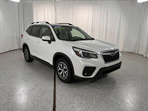 Used 2021 Subaru Forester Premium AWD/4WD image 13