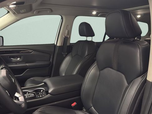 Certified 2023 Honda Pilot Touring image 9