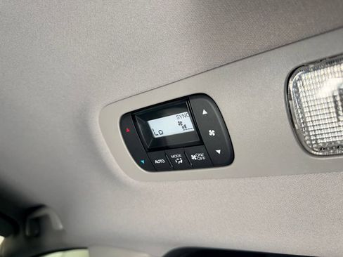 Used 2019 Honda Odyssey EX-L image 12