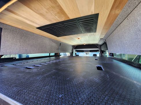 Used 2020 Mercedes-Benz Sprinter 2500 image 55