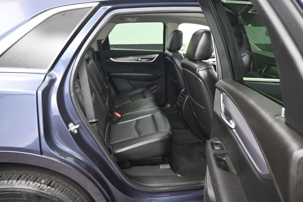 Used 2018 Cadillac XT5 Luxury w/ Driver Awareness Package FWD image 38