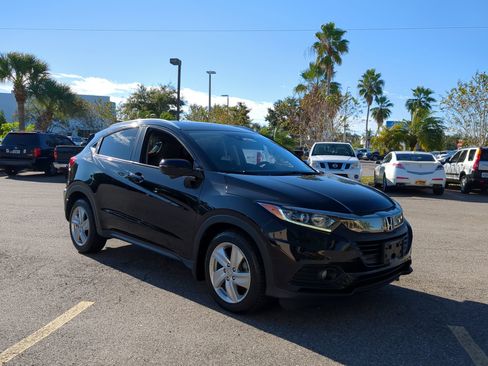 Used 2019 Honda HR-V EX image 2