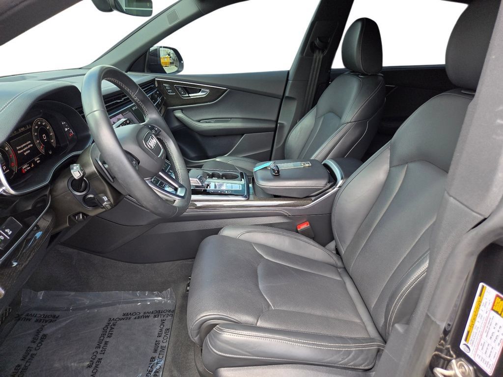 Used 2025 Audi Q8 Prestige AWD/4WD image 17