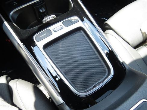 Used 2025 Mercedes-Benz GLA 250 4MATIC image 15