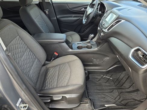 Used 2018 Chevrolet Equinox LT image 18