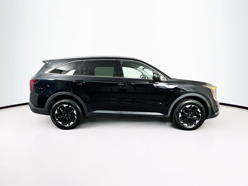 Used 2024 Kia Sorento S image 10