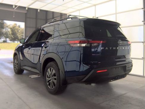 Certified 2025 Nissan Pathfinder SV w/ SV Premium Package FWD image 9