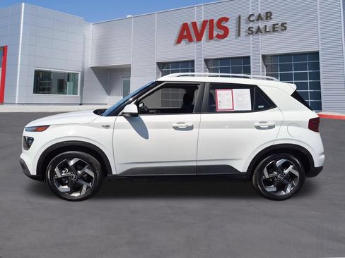 Used 2025 Hyundai Venue SEL FWD image 10
