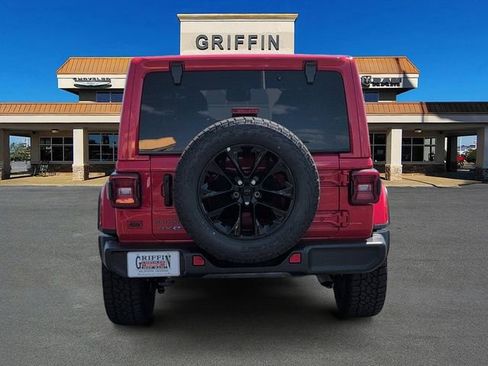 Used 2025 Jeep Wrangler Unlimited Sahara image 8