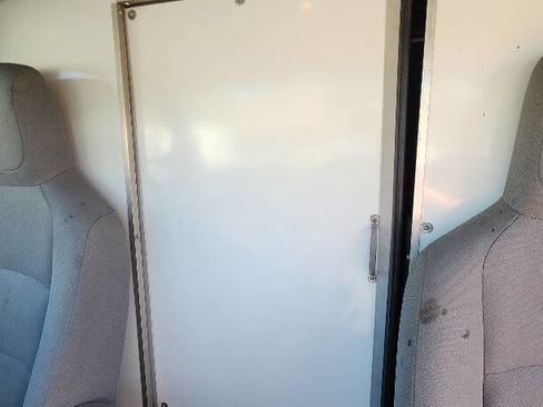 Used 2015 Ford E-350 and Econoline 350 Super Duty image 23