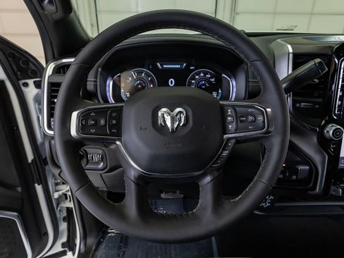 Used 2026 RAM 2500 Laramie AWD/4WD image 17