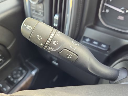 Used 2021 GMC Sierra 2500 Denali w/ Denali Black Diamond Edition image 29