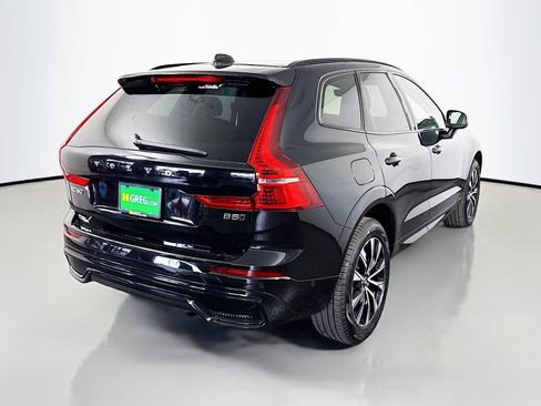 Used 2025 Volvo XC60 B5 Plus image 10