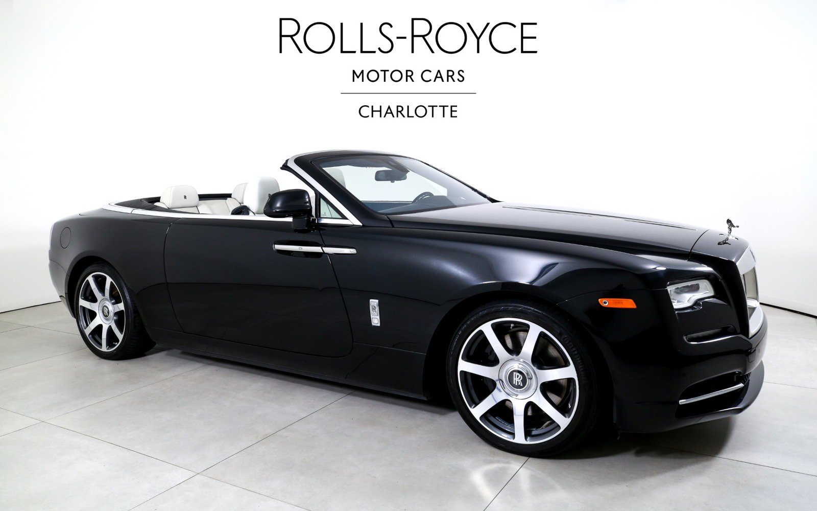 Used 2017 Rolls-Royce Dawn RWD image 5