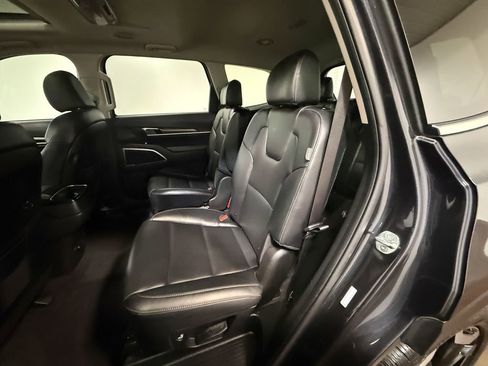 Used 2025 Kia Telluride S AWD/4WD image 8