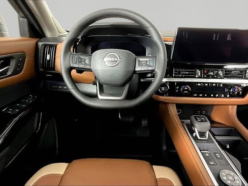New 2026 Nissan Pathfinder Platinum AWD/4WD image 16