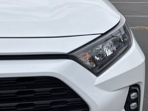Used 2021 Toyota RAV4 LE AWD/4WD image 49