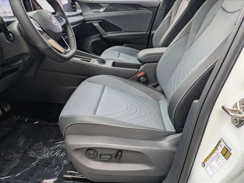 New 2026 Volkswagen Tiguan SE R-Line FWD image 4