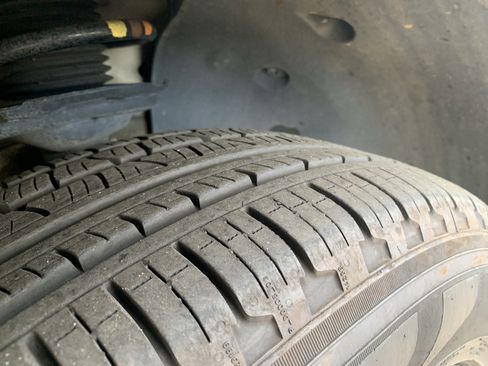 Used 2020 Volkswagen Tiguan SE w/ Panoramic Sunroof Package image 12