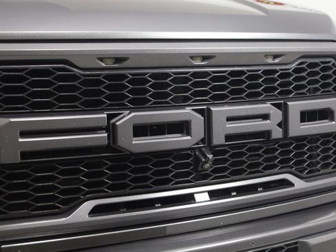 Used 2019 Ford F150 Raptor w/ Equipment Group 802A Luxury AWD/4WD image 18