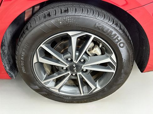 Used 2024 Kia Forte LXS FWD image 11