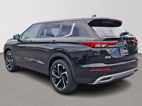 Used 2022 Mitsubishi Outlander SE AWD/4WD image 4