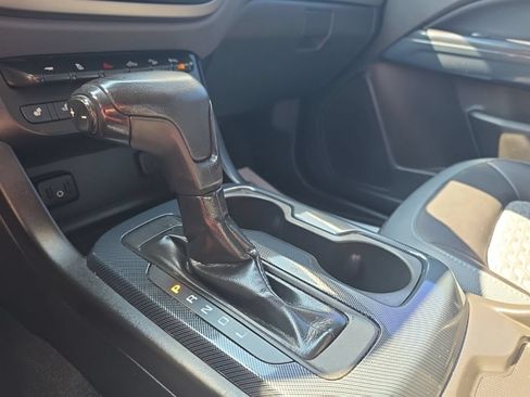 Used 2021 Chevrolet Colorado Z71 AWD/4WD image 17