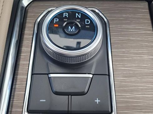 Used 2024 Ford Expedition Limited image 34