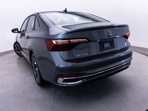 Used 2023 Volkswagen Jetta SEL FWD image 5
