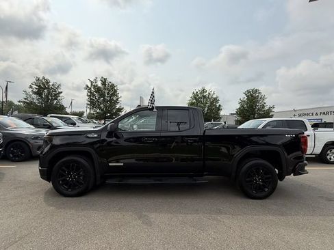 Used 2023 GMC Sierra 1500 Elevation w/ LPO, Elevation Black Package AWD/4WD image 29
