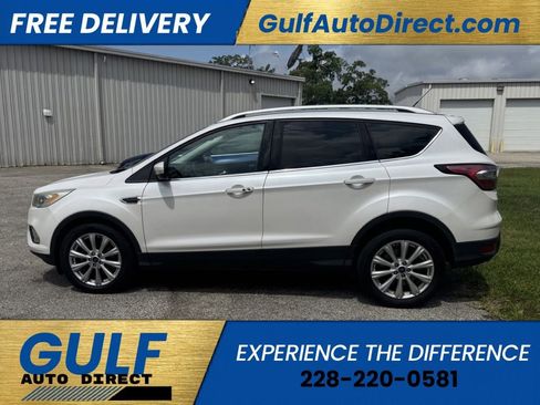 Used 2017 Ford Escape Titanium FWD image 4