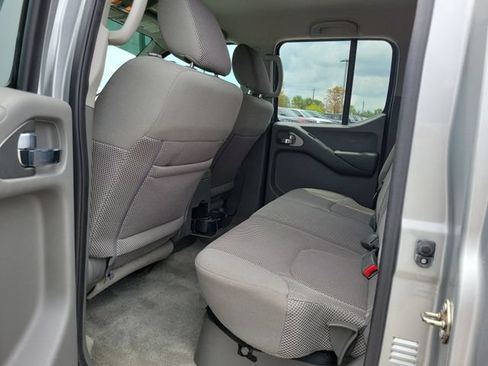 Used 2016 Nissan Frontier SV RWD image 11