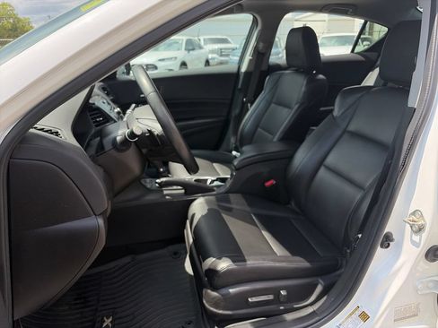 Used 2018 Acura ILX FWD image 9