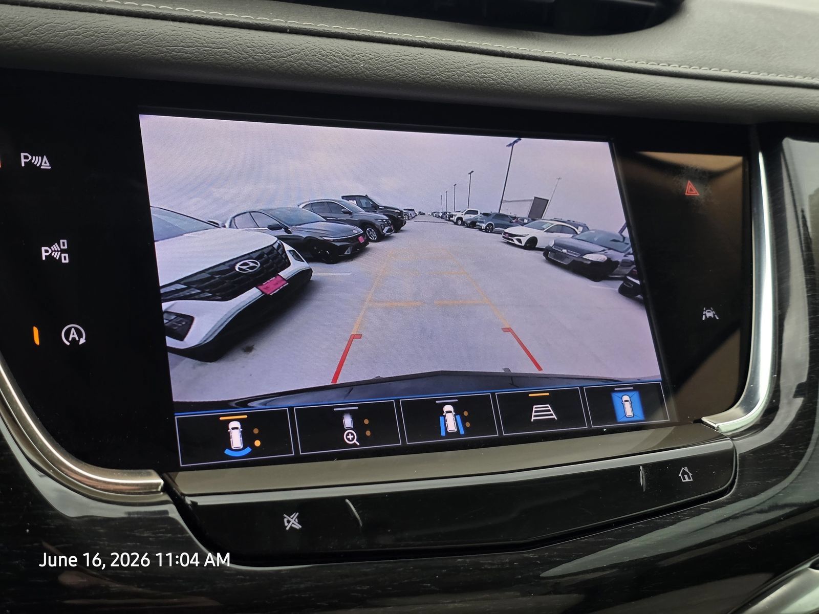 Used 2023 Cadillac XT6 Premium Luxury w/ Technology Package FWD image 25