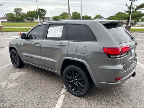 Used 2021 Jeep Grand Cherokee Laredo X AWD/4WD image 19