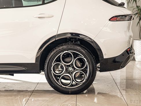 New 2025 Alfa Romeo Tonale w/ Premium Package image 7