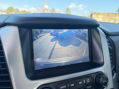 Used 2018 GMC Yukon SLT image 19