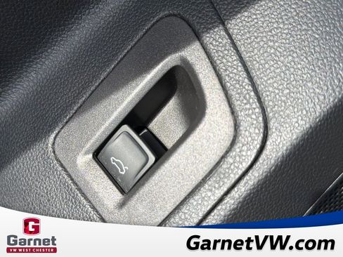 Used 2023 Volkswagen Atlas Cross Sport SE w/ Panoramic Sunroof Package image 36