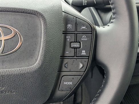 Used 2025 Toyota Prius LE image 19