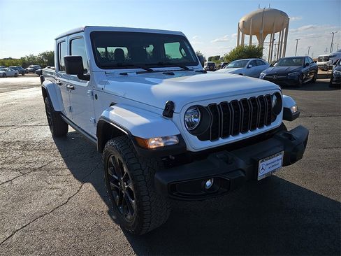 Used 2024 Jeep Gladiator Sport image 11