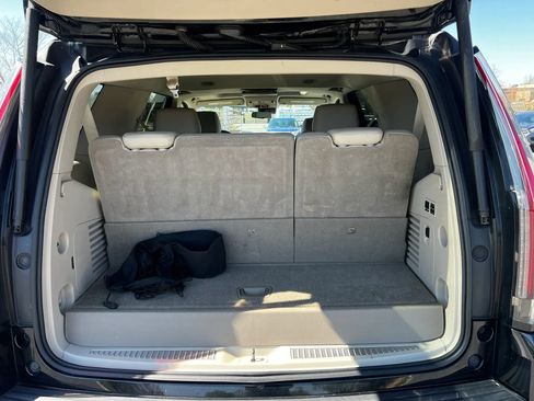 Used 2017 Cadillac Escalade Premium Luxury image 7