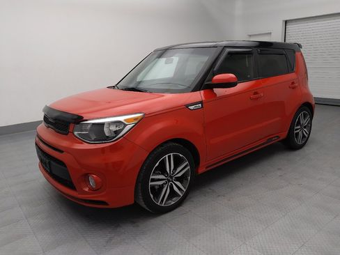 Used 2019 Kia Soul + image 2