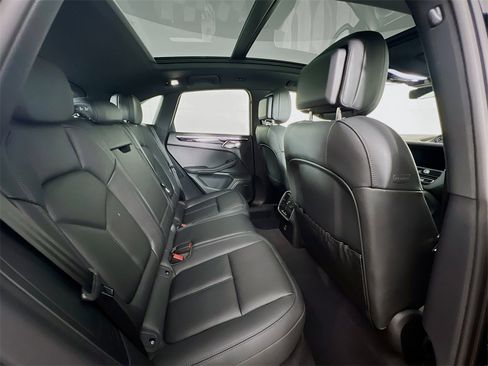 New 2026 Porsche Macan image 29