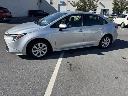 Used 2024 Toyota Corolla LE image 1