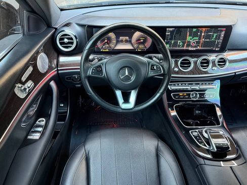 Used 2018 Mercedes-Benz E 400 4MATIC Wagon image 18